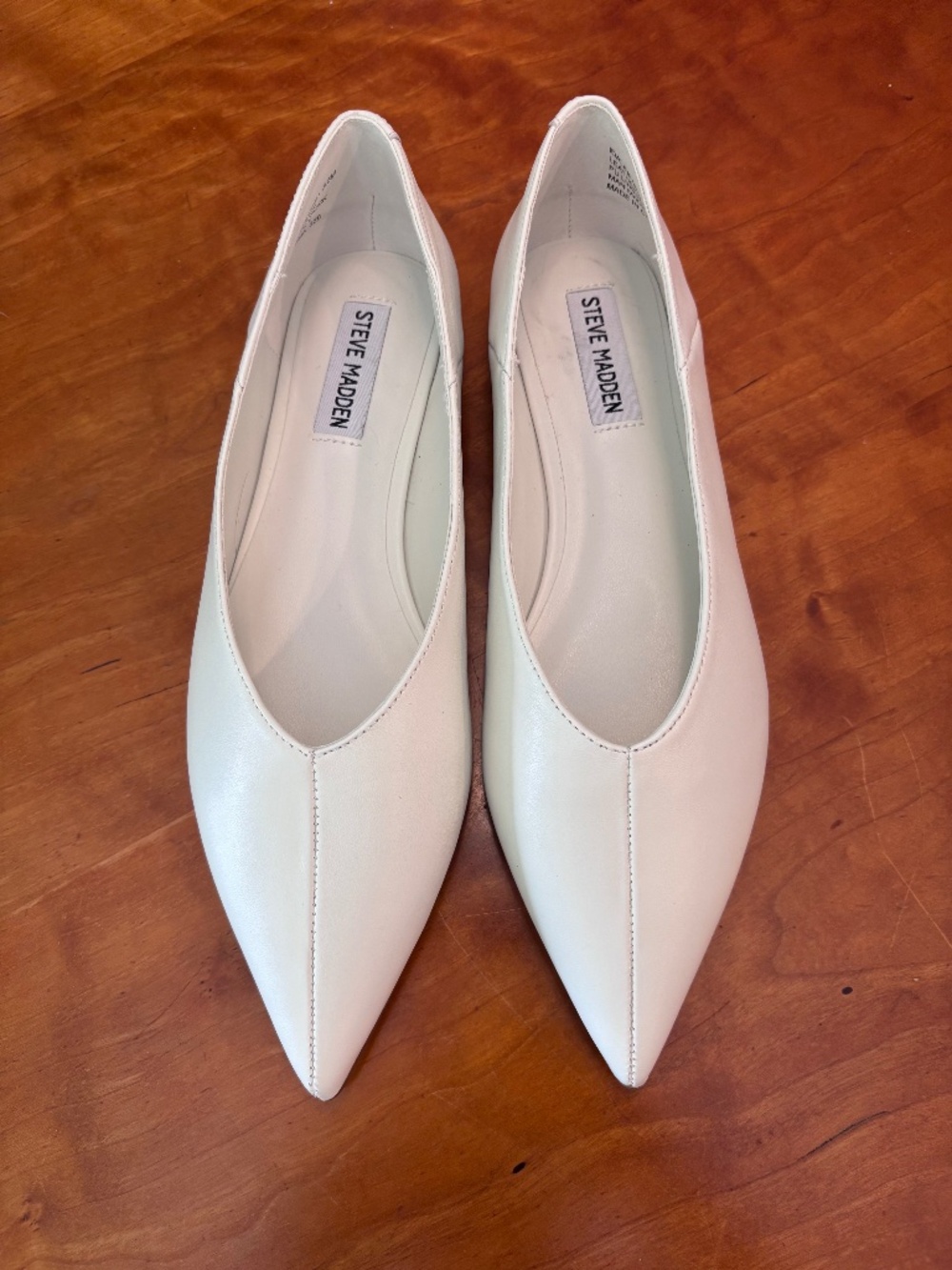 Steve Madden Idaline White Ice Leather Pointed Toe Ballet Flat Shoe Size 8.5